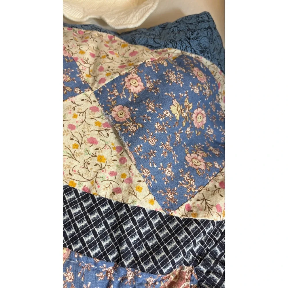 Vintage Floral Appliqué Quilt Full Queen 82x80 Cottage Country Ramie Cotton